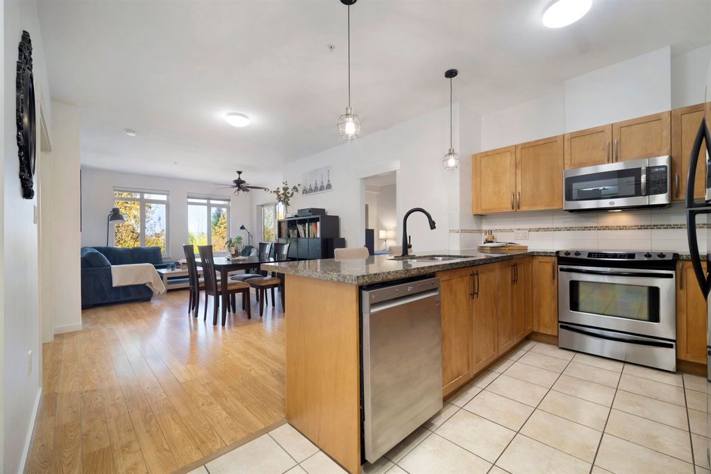 listing image 1100812842504969542