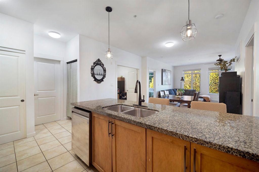 listing image 1105203646823872203