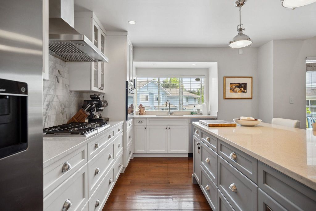 listing image 1103668410070609652
