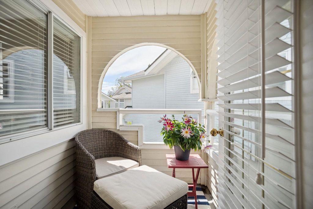 listing image 1108418807802716867