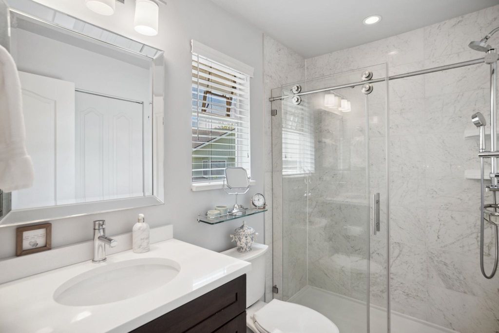 listing image 1108892096887927805