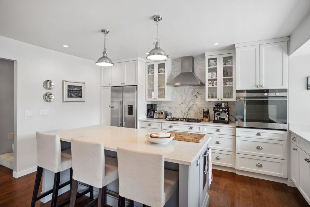 listing image 1107868294935905785