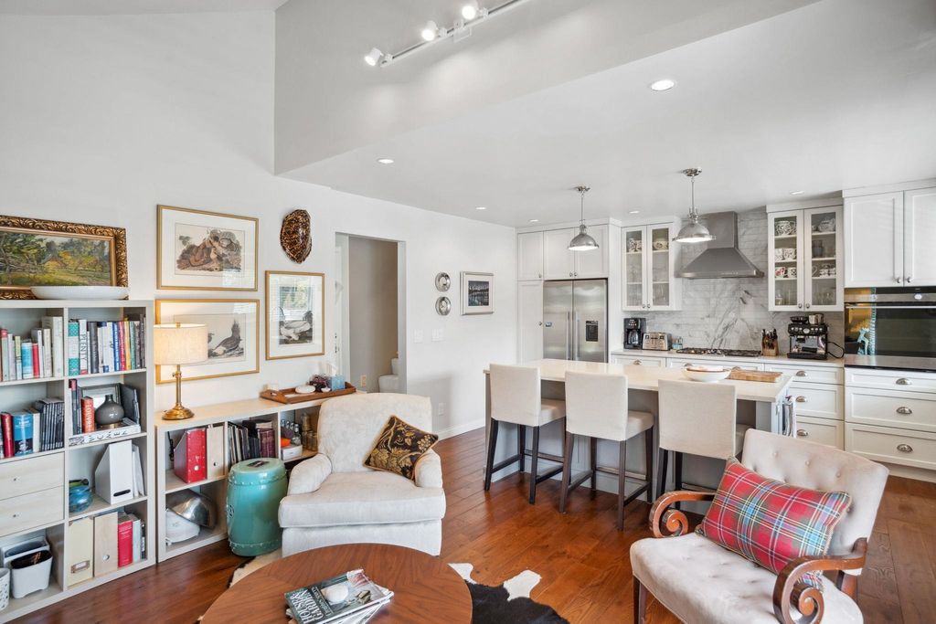 listing image 1106457514602198115