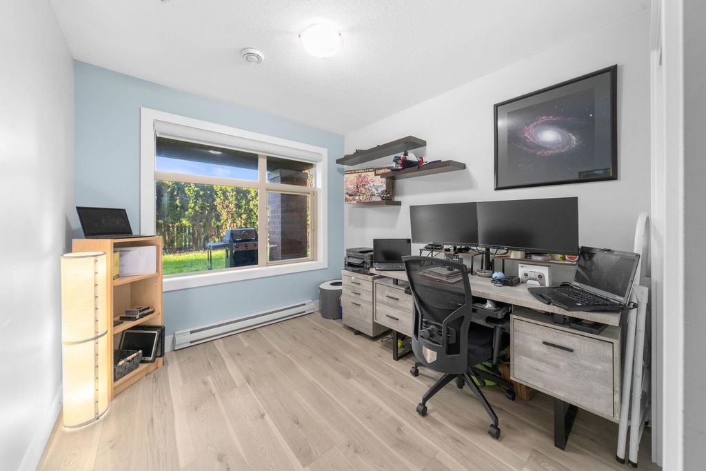 listing image 1103544878254063767