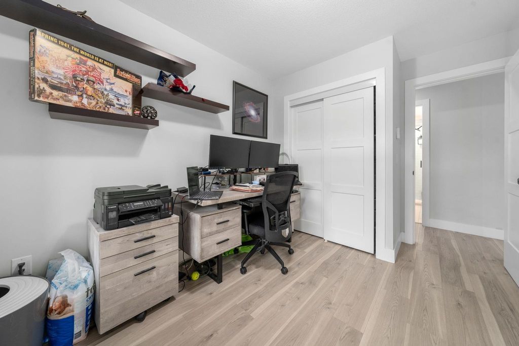 listing image 1102176701007379522