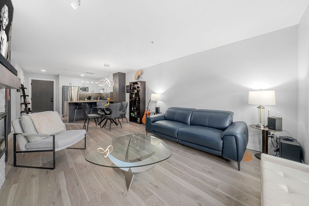 listing image 1109961866740152701