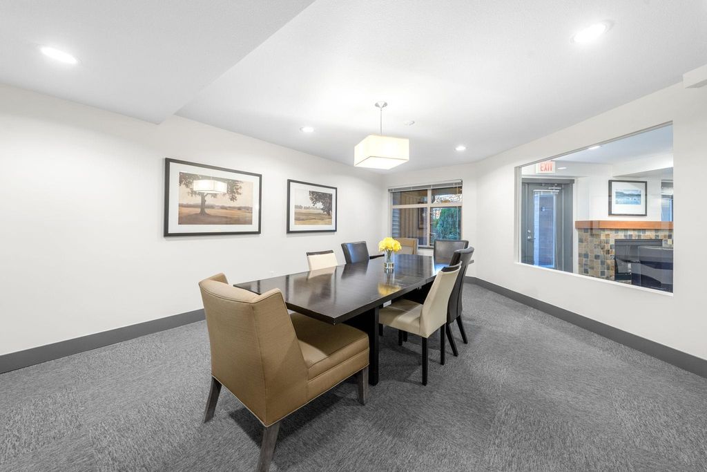 listing image 1103003915801364818