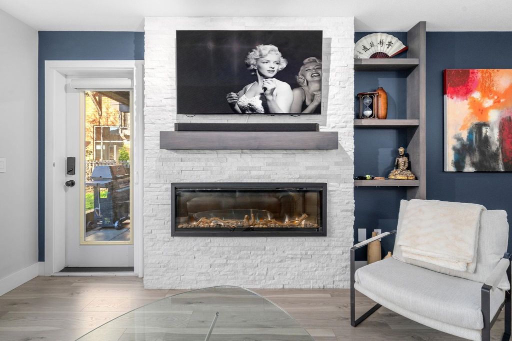 listing image 1103553992372256816