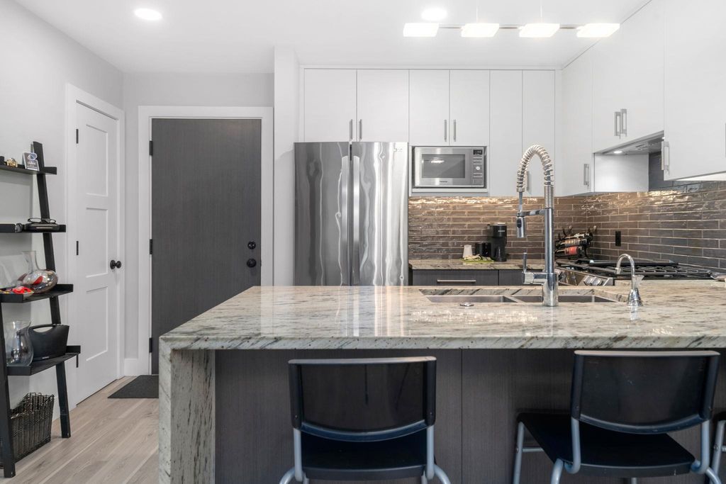 listing image 1105934619963620021