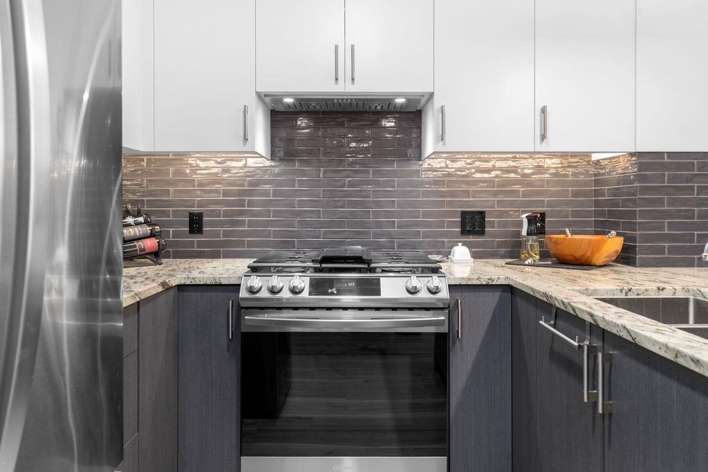 listing image 1104795676641427919