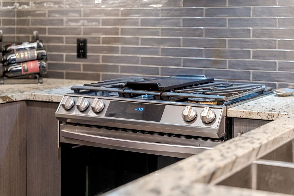 listing image 1102800751487281000