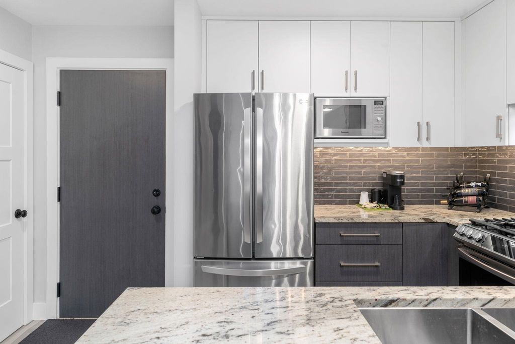 listing image 1100751038439048434