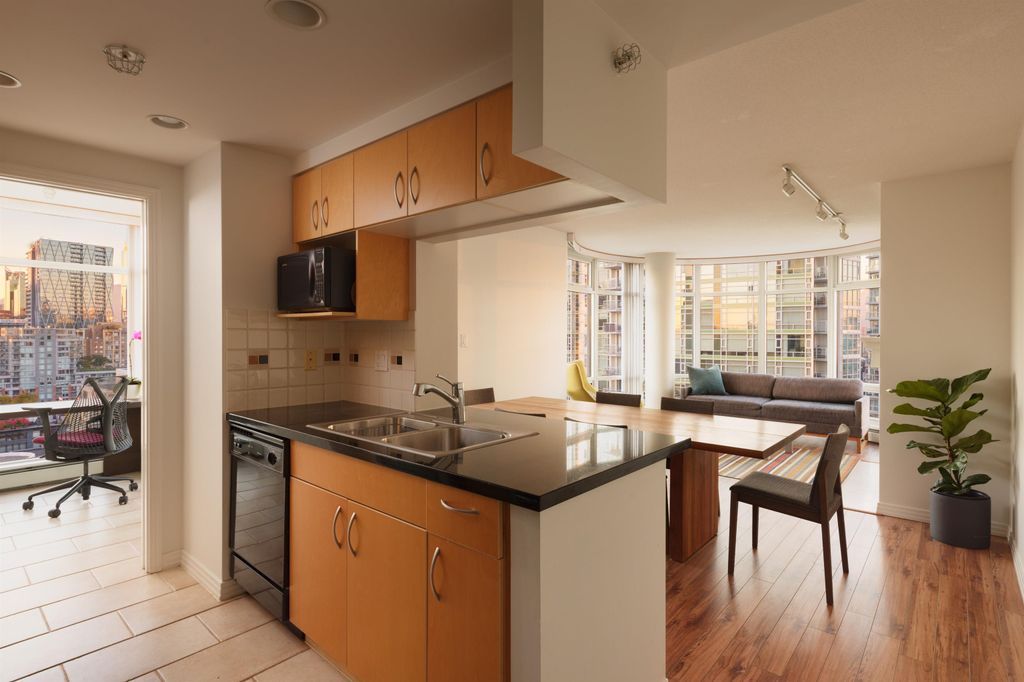 listing image 1108987348463394747