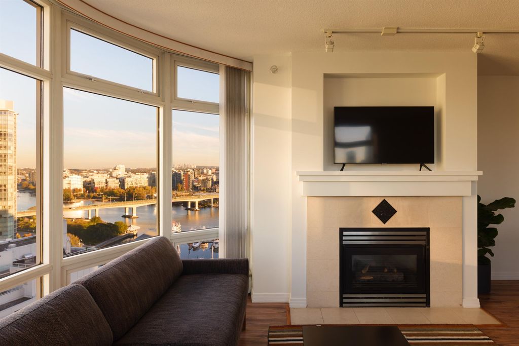 listing image 1103073161790756503