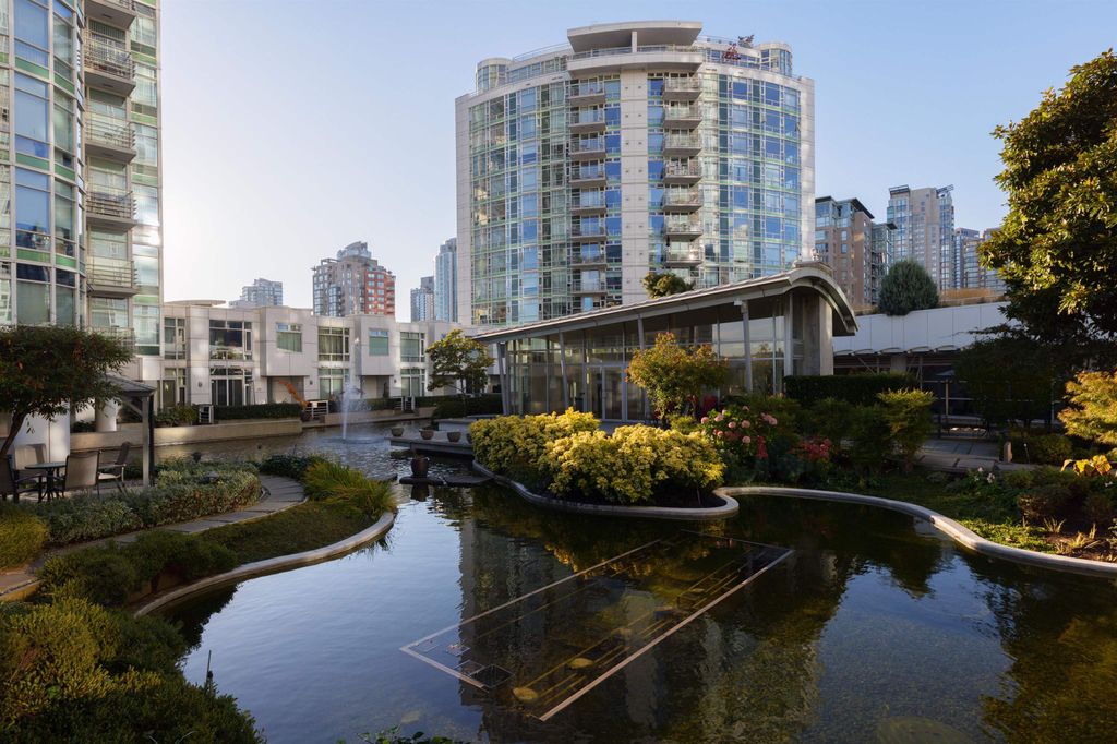 listing image 1103973455890478144