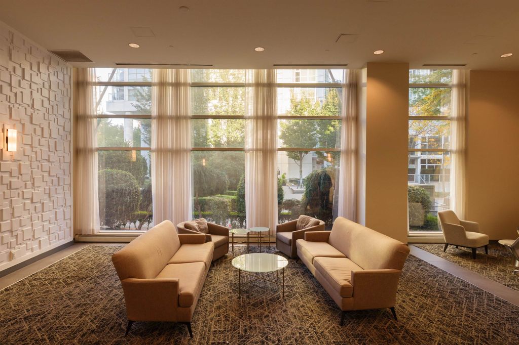 listing image 1102978374016228070