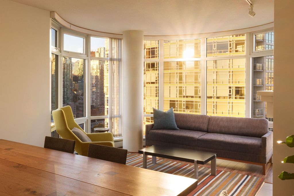 listing image 1105870762873604700