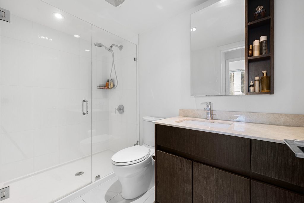 listing image 1100544439226688941