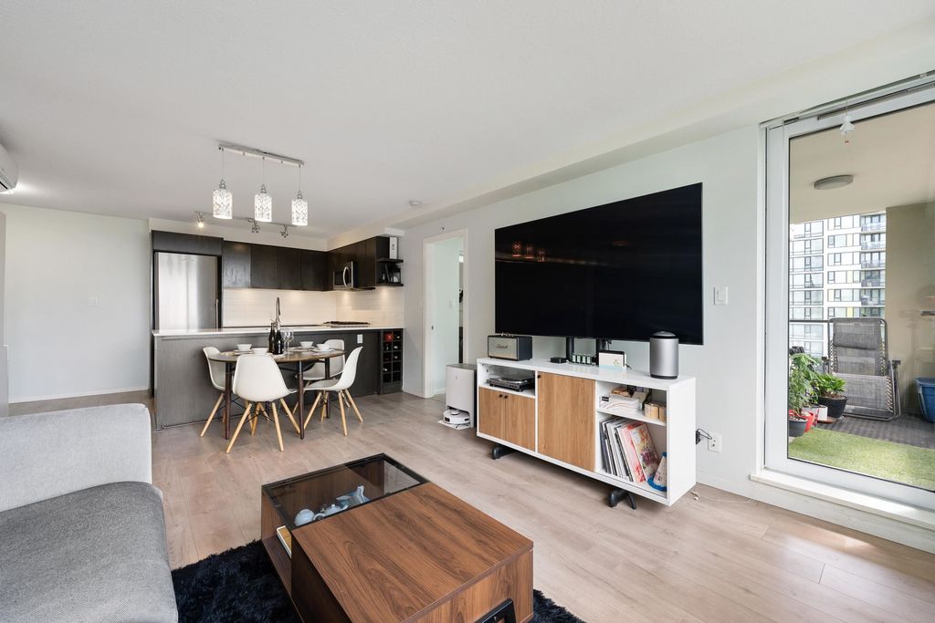 listing image 1104193175268034013