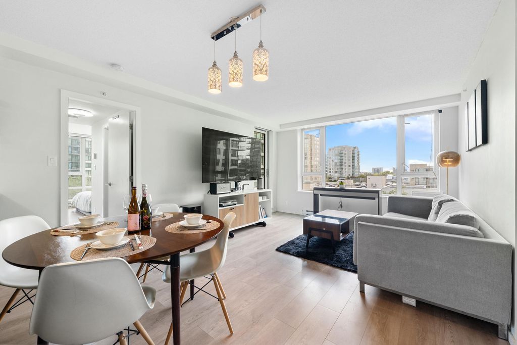 listing image 1103765603832443049