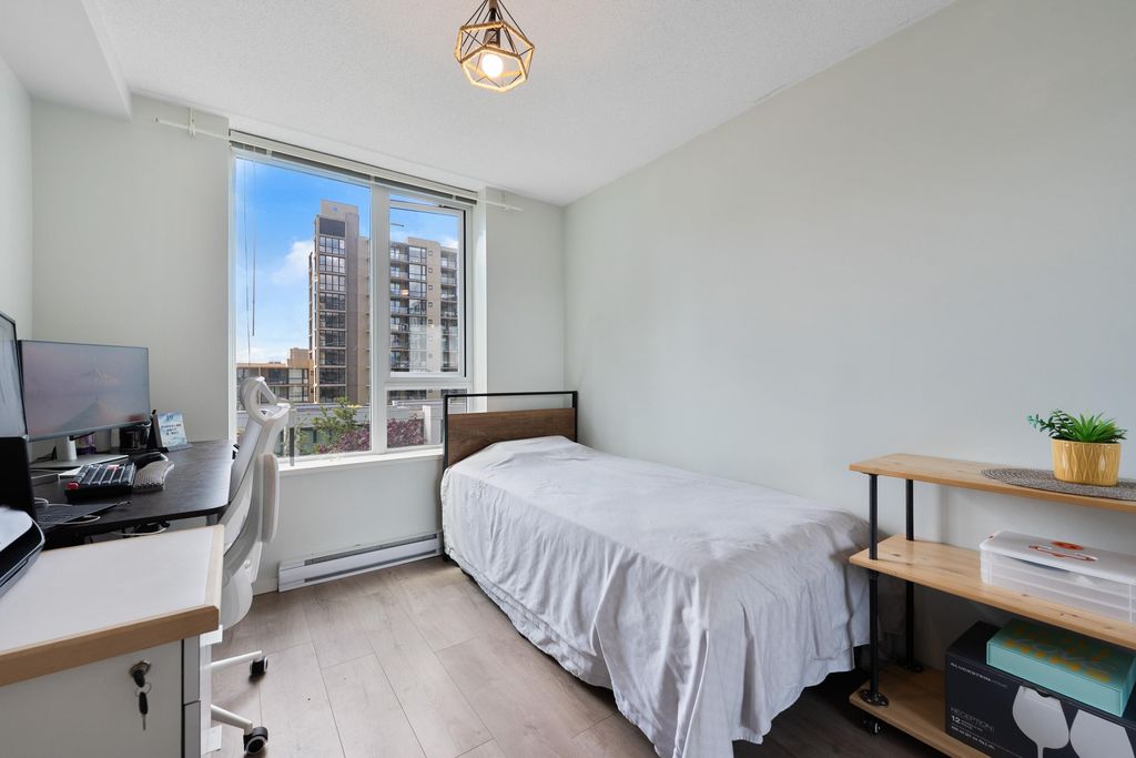 listing image 1107148136933811770