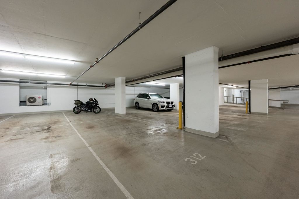 listing image 1100745204682402218