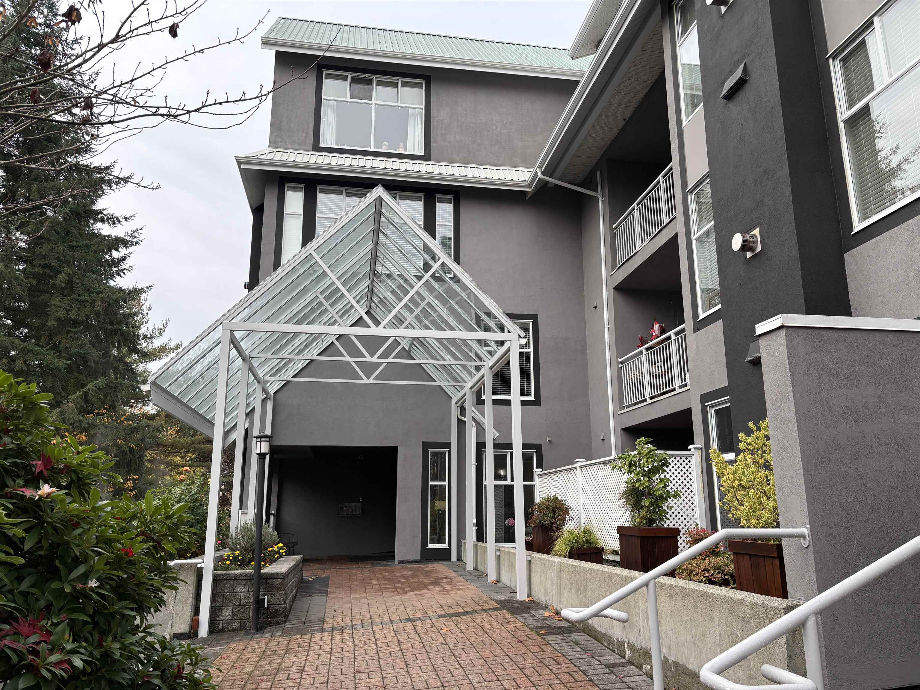 11609 227 Street 208