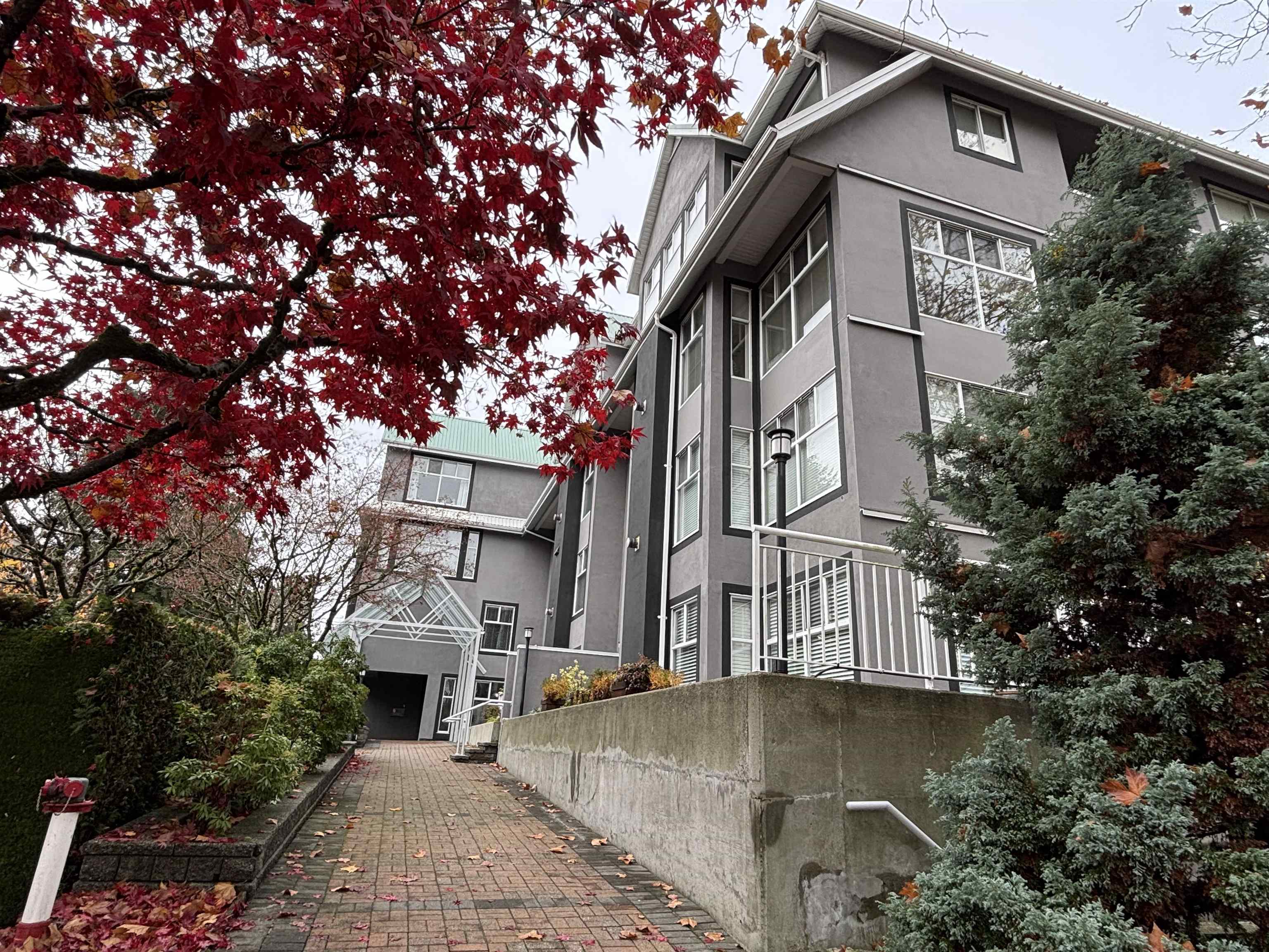 11609 227 Street 208