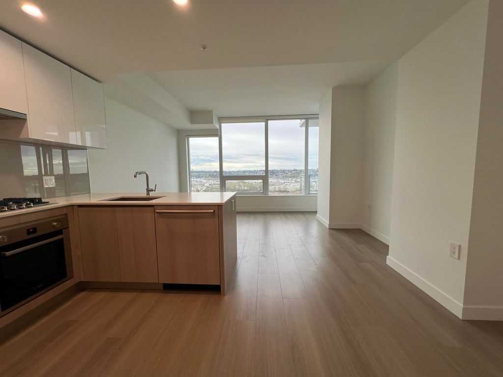 listing image 1109773859940669373