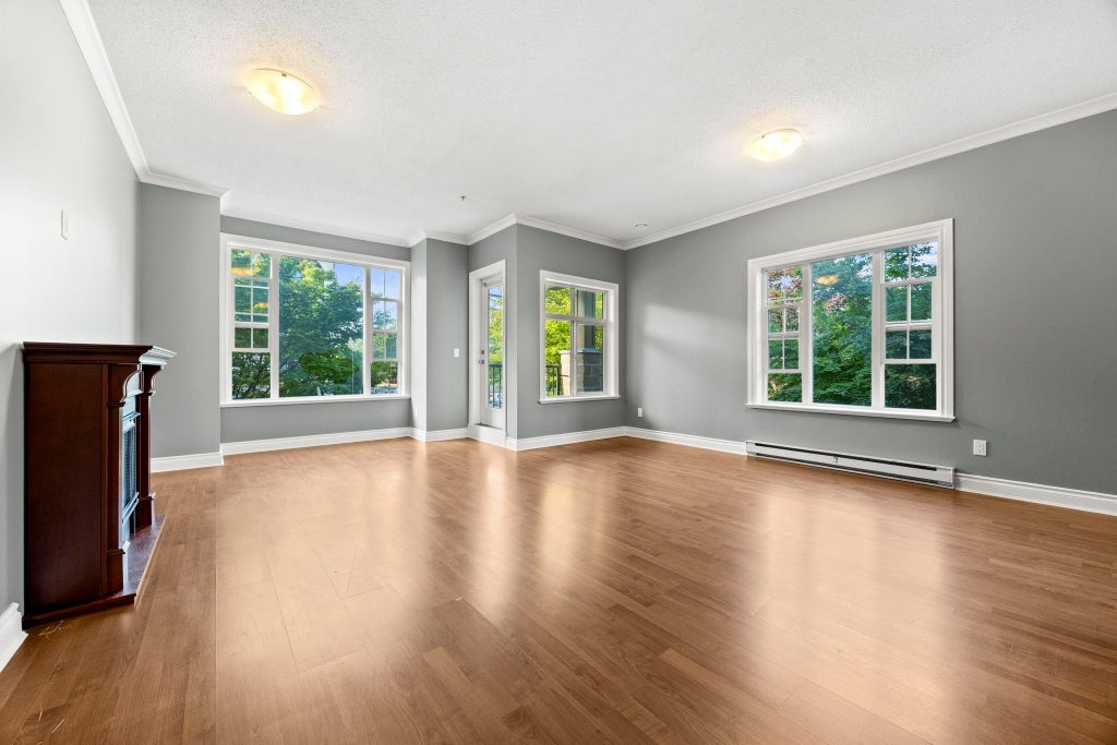Photo of 20286 53a Avenue #201, Langley, BC V3A 0A8 (MLS # R3167313)