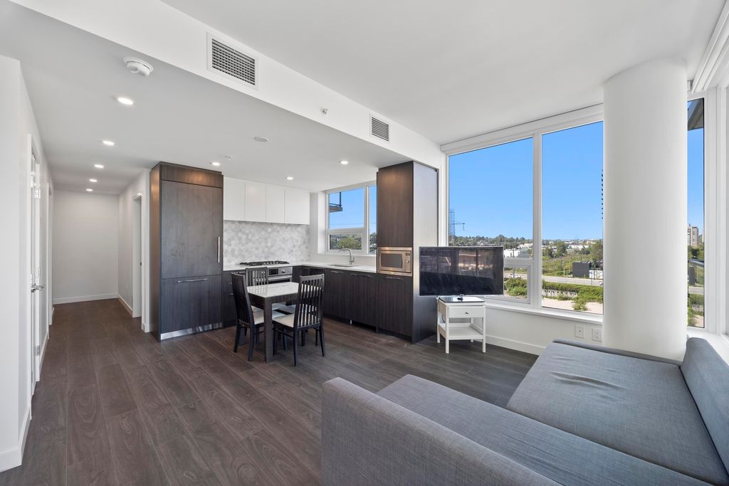 listing image 1109216490775682677