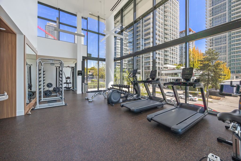 listing image 1102024530021379339