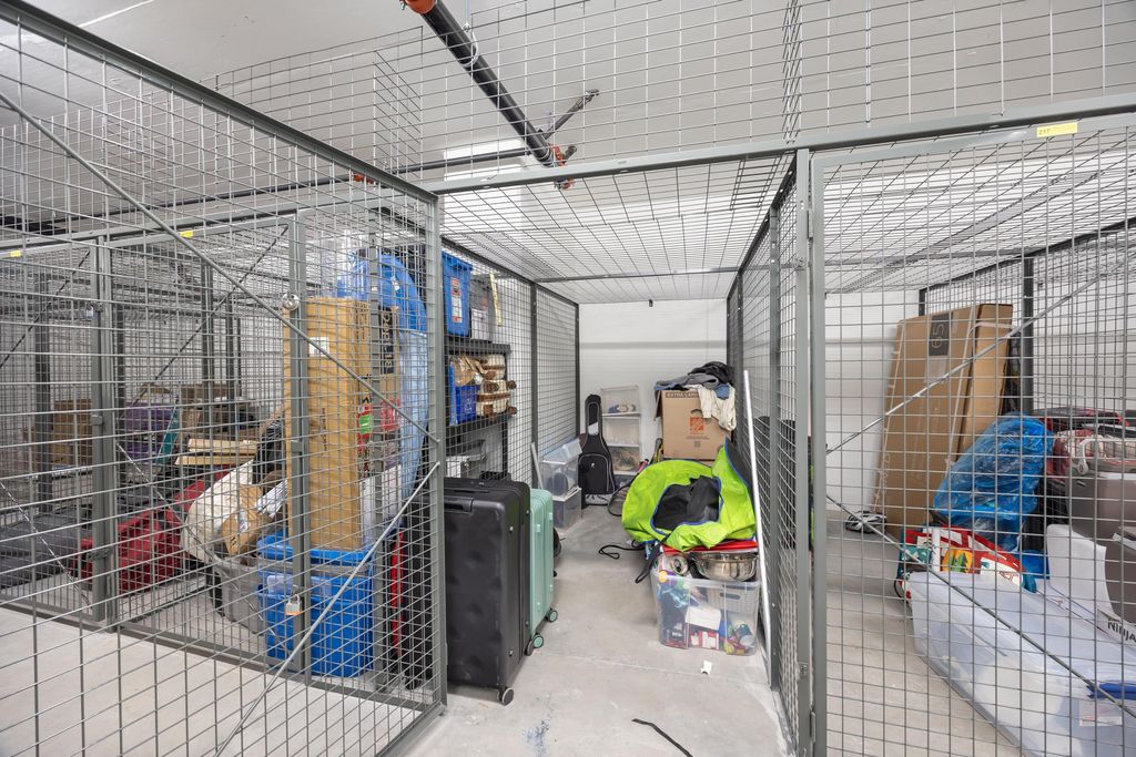 listing image 1108243724234730079