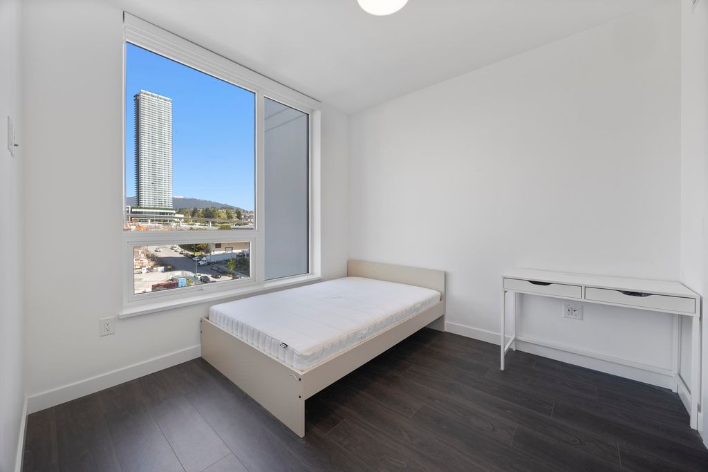 listing image 1105928847477549247