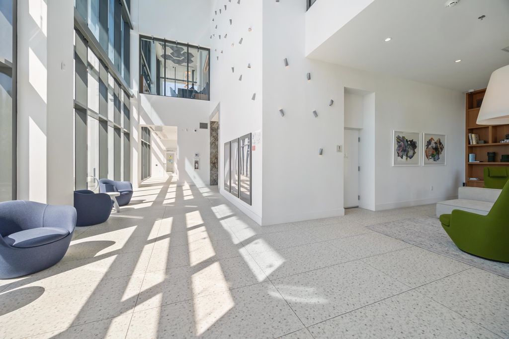 listing image 1100654111960699337