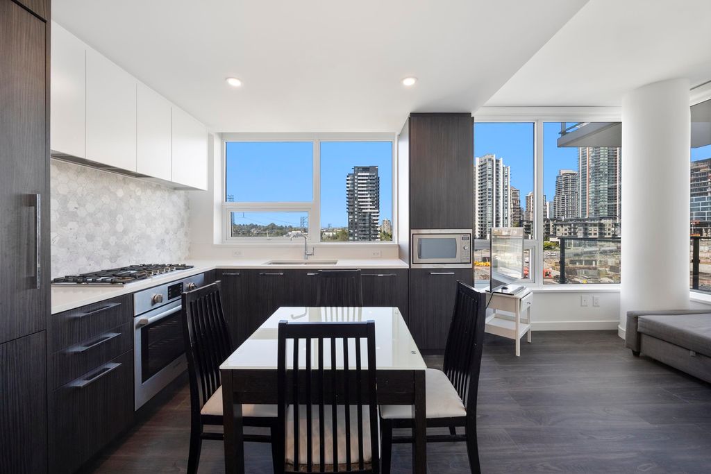 listing image 1105720900104308241