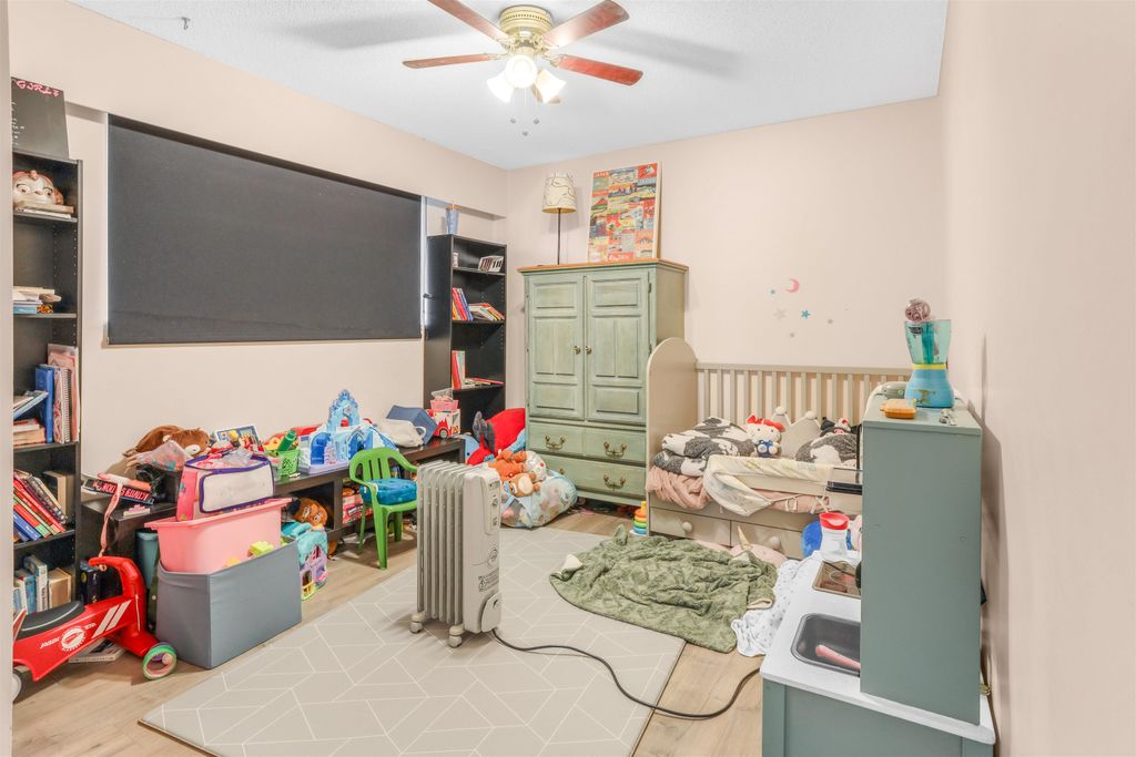 listing image 1100902326655640502