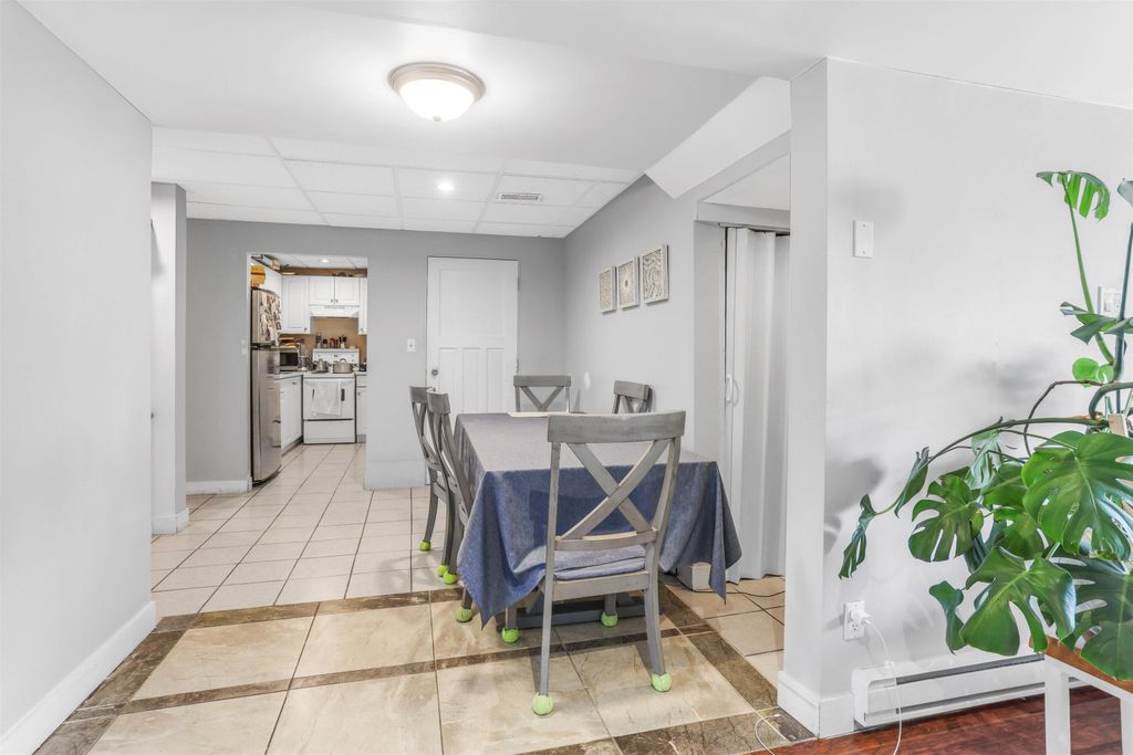 listing image 1109626903772989076