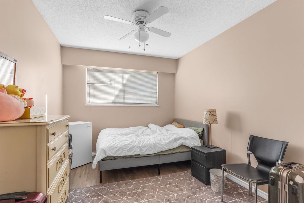 listing image 1104341848142942242