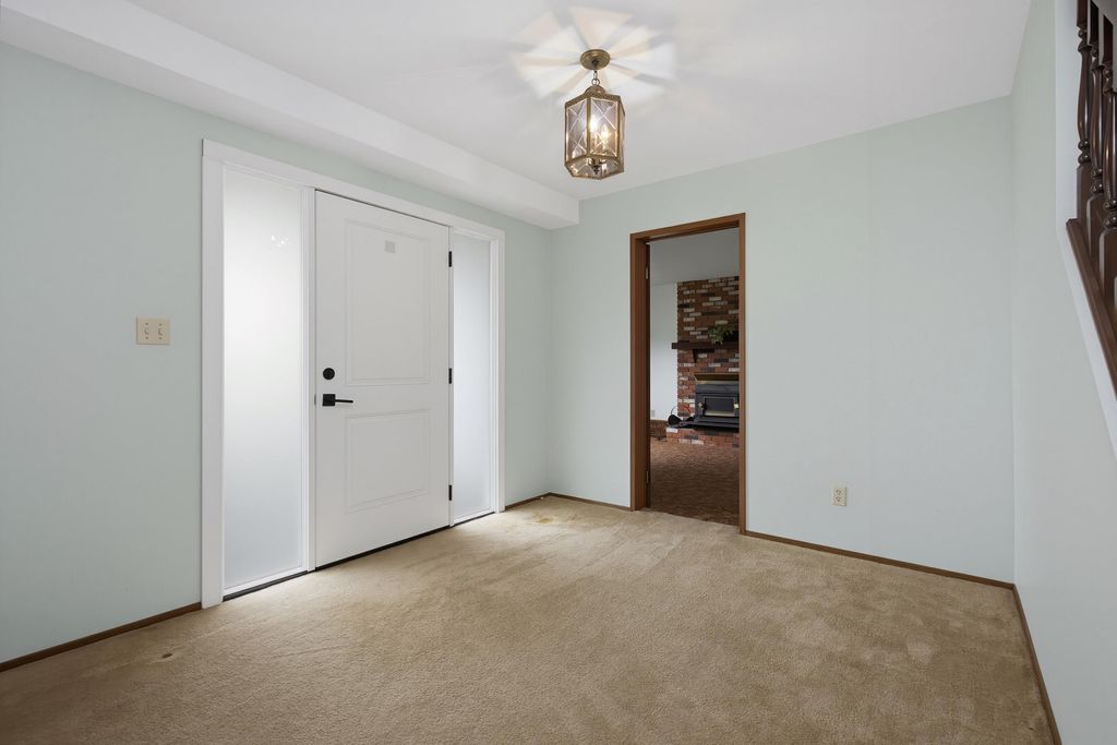 Photo of 34865 Mcleod Avenue, Abbotsford, BC V3G 1G9 (MLS # R3140270)
