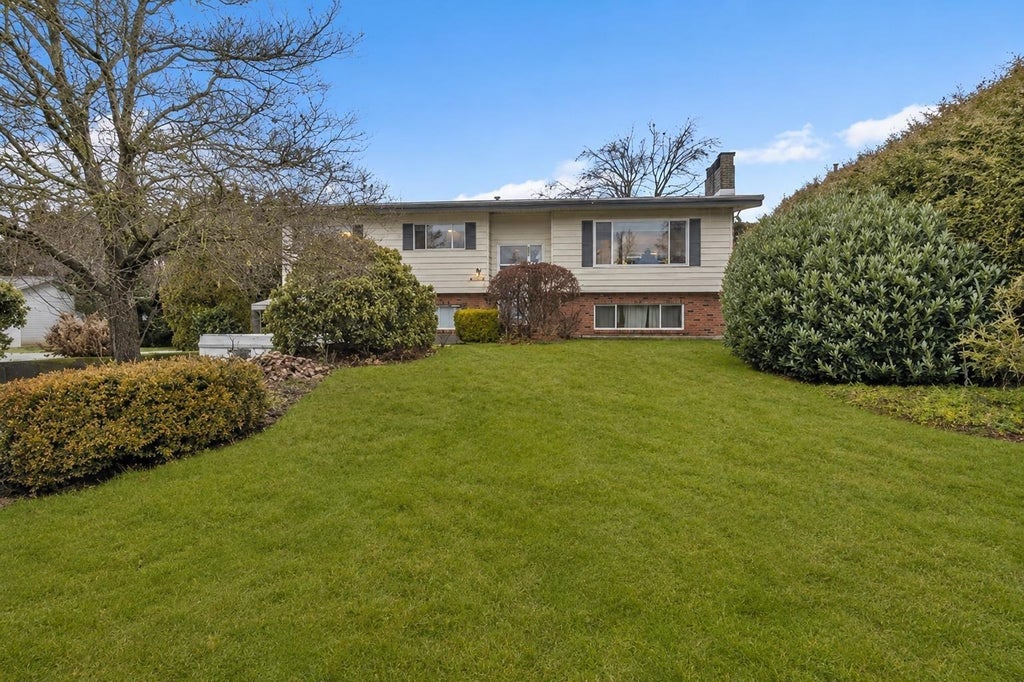 Photo of 46573 Elgin Drive, Chilliwack, BC V2P 6T2 (MLS # R3161621)