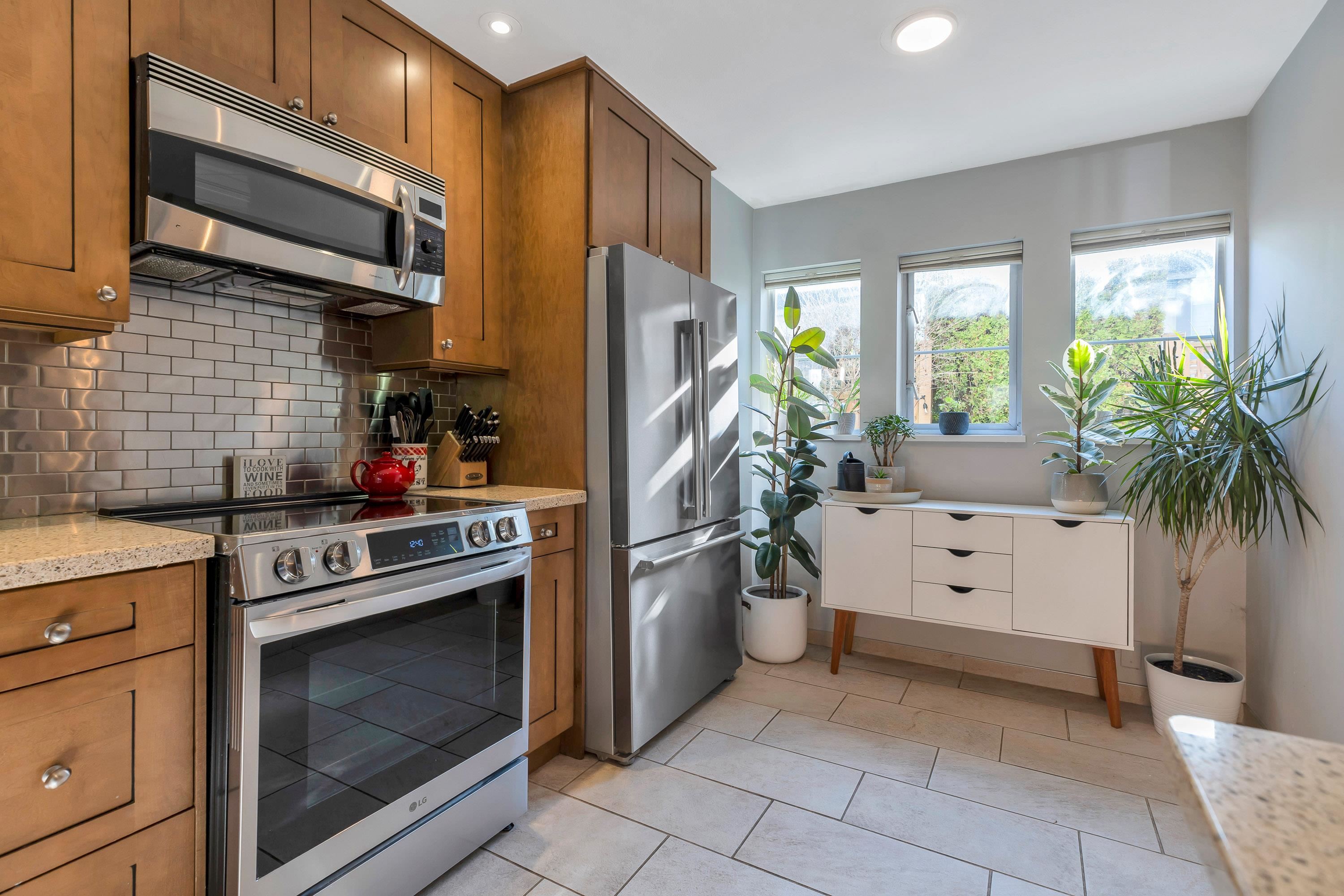 245 W 15th Street 102