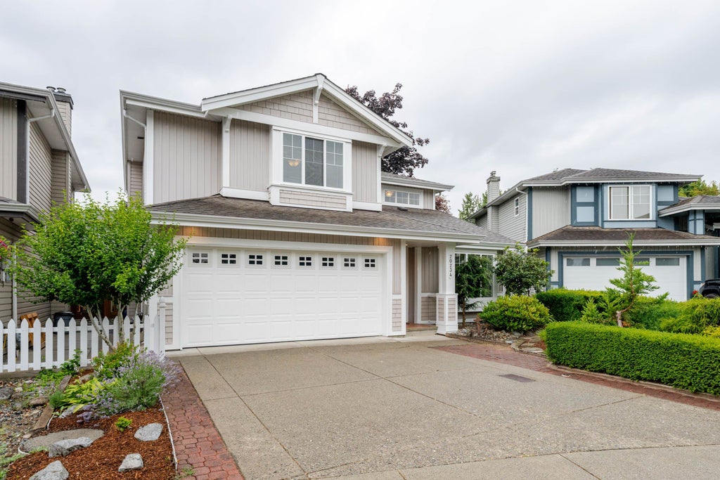Photo of 20234 93a Avenue, Langley, BC V1M 3Y7 (MLS # R3142043)