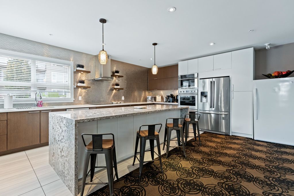 listing image 1105389376173438043