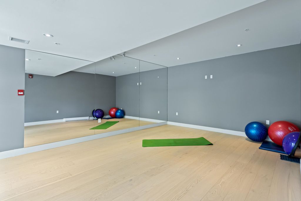 listing image 1104797492755898334