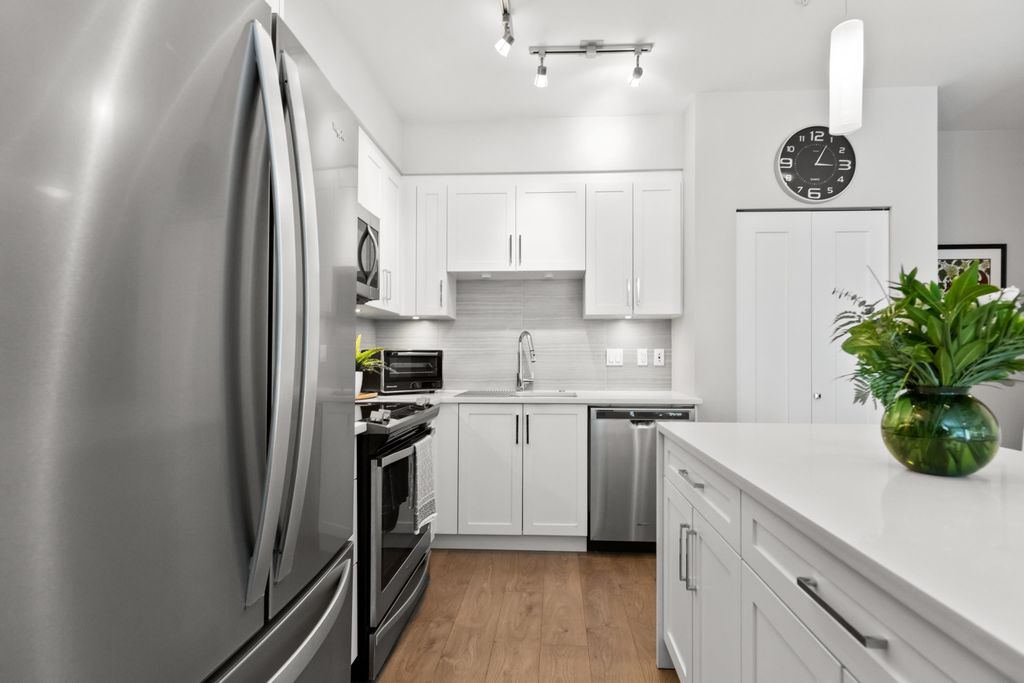 listing image 1108791831257503046