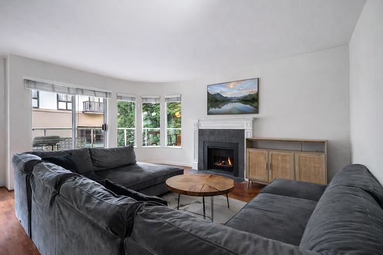 320 W 2nd Street 202