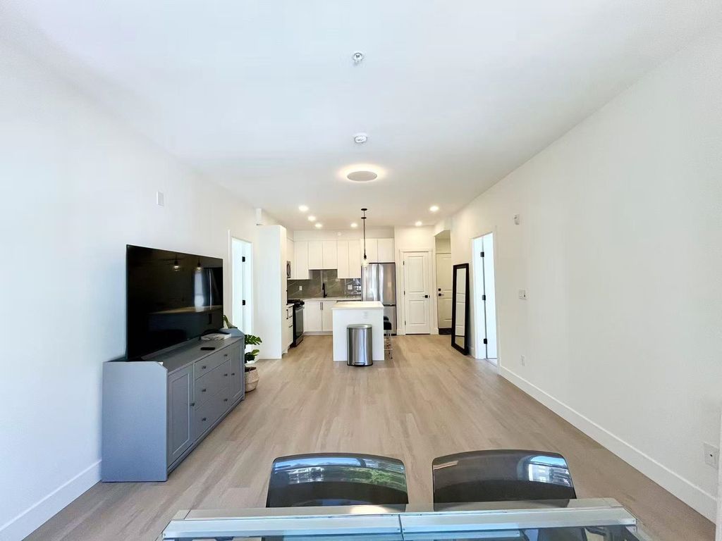 listing image 1105191889783706390