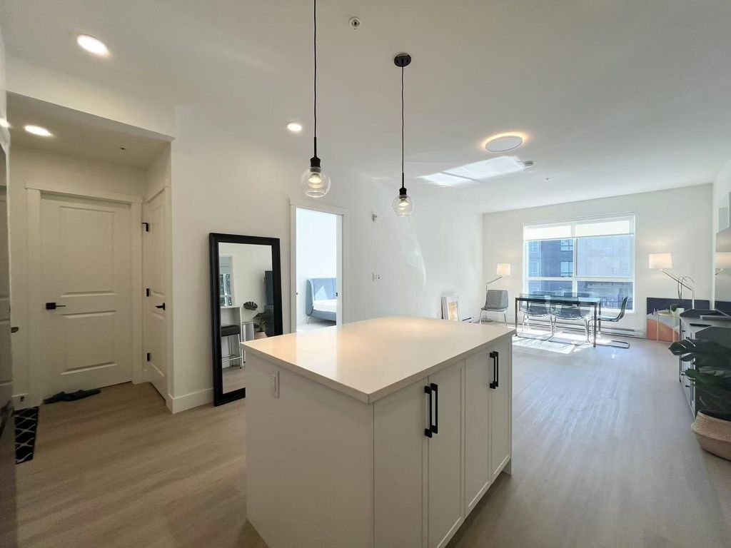 listing image 1101603738423889175