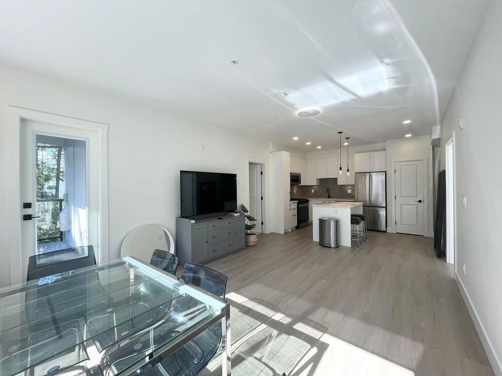 listing image 1106430990836087109